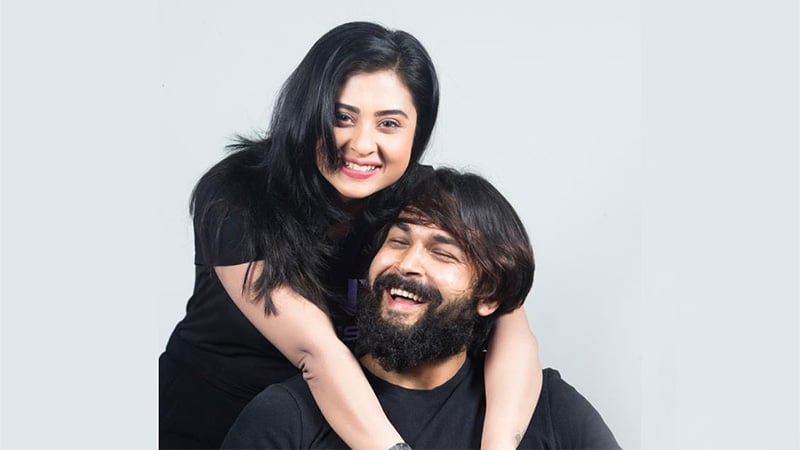 আসছে ঈদে বুবলী-আদরের পিনিক’