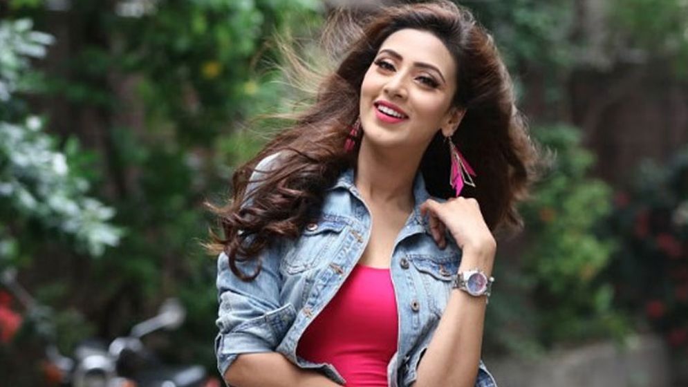 আবারও নতুন সিনেমায় মিম