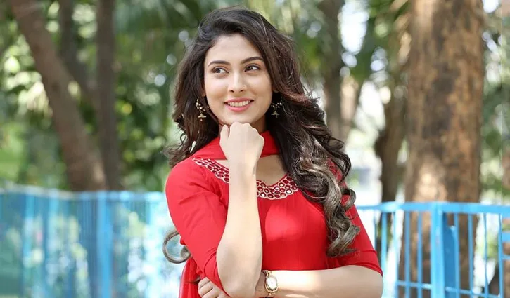 মামলা থেকে অব্যাহতি পেলেন অভিনেত্রী মেহজাবীন চৌধুরী