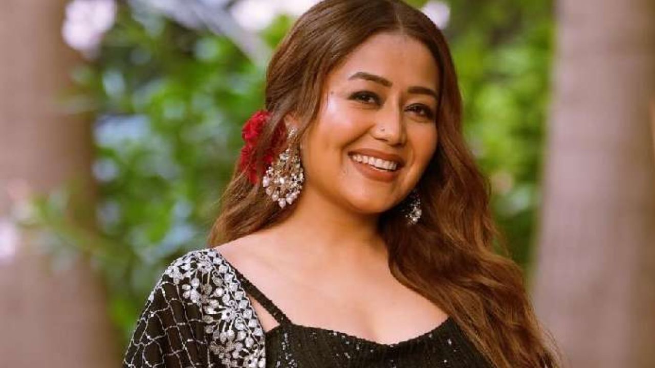 সব ছাড়ার ইঙ্গিত দিলেন নেহা