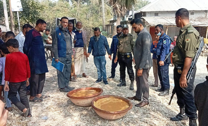 চারঘাটে ৮০ কেজি ভেজাল গুড়  জব্দ, ৬০ হাজার টাকা জরিমানা