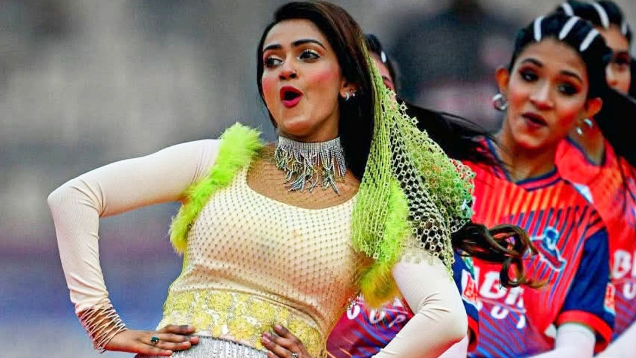 বিপিএল মাতালেন তানজিন তিশা