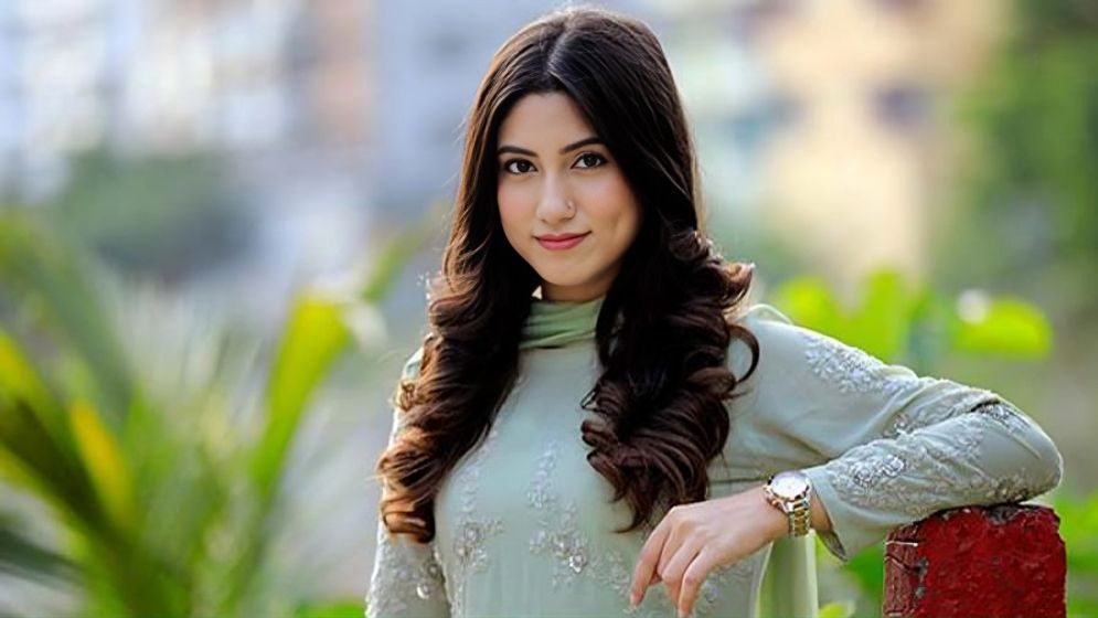 কেন বিয়ে করছেন না, জানালেন সাফা কবির