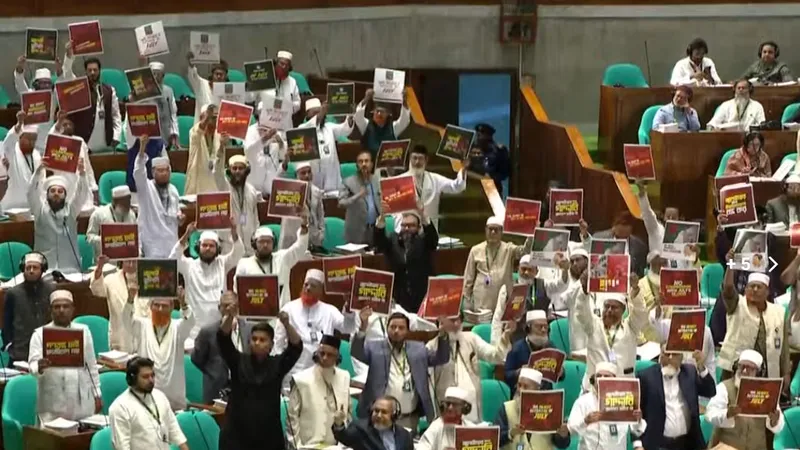 হঠাৎ উত্তপ্ত জাতীয় সংসদ