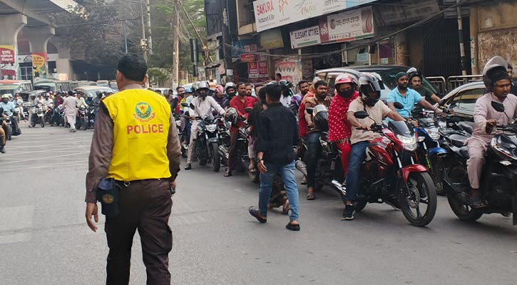 কড়াকড়ি আরোপে তীব্র হচ্ছে জ্বালানি সংকট