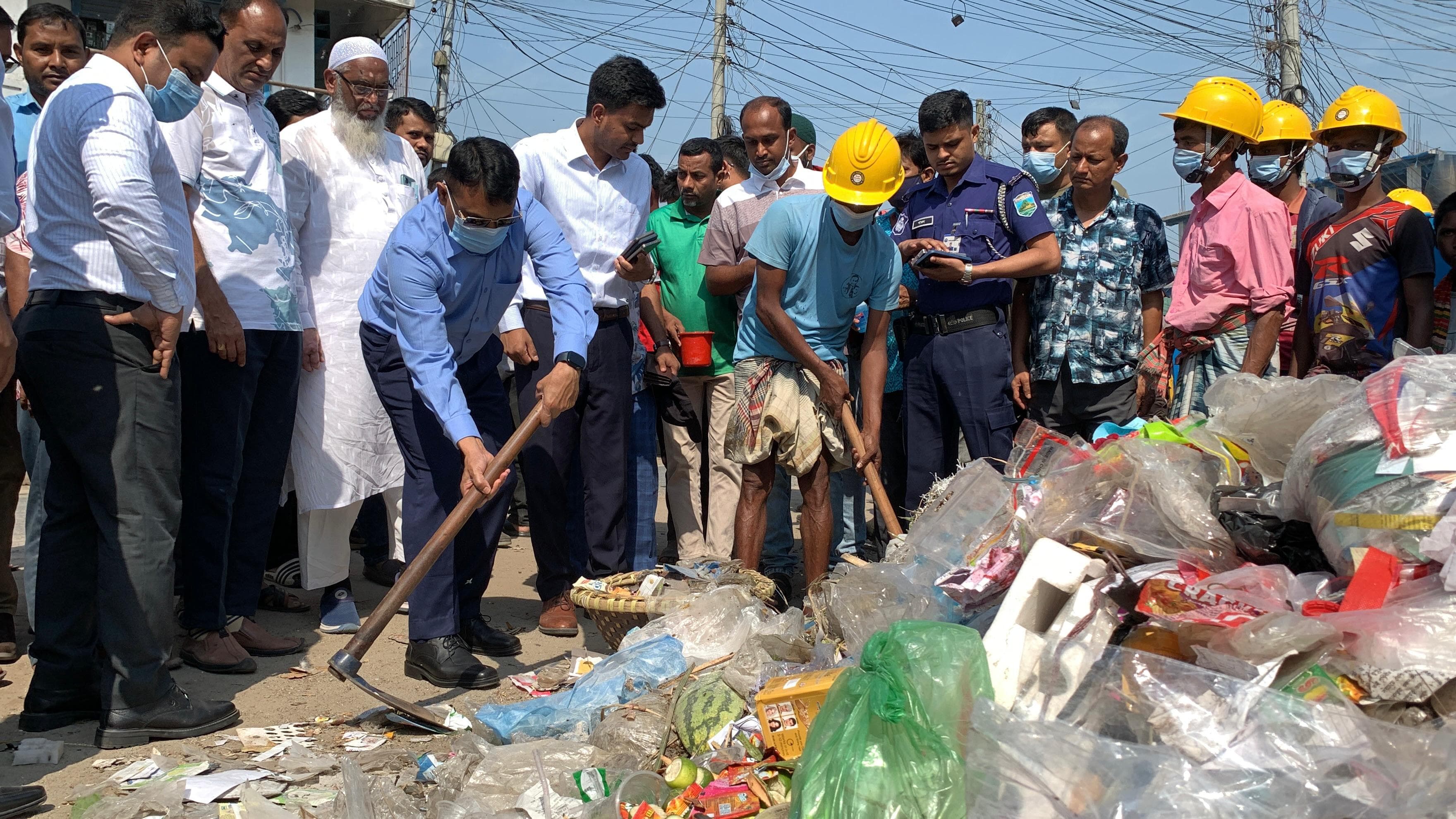 পরিচ্ছন্ন নগরী গড়ার পাশাপাশি তেলের কৃত্রিম সংকট রোধে রাজশাহী ডিসির কঠোর বার্তা