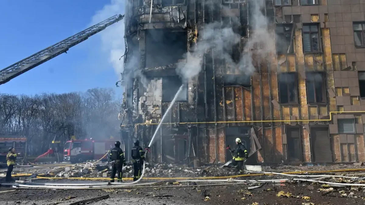 ইউক্রেনে ভয়াবহ হামলা চালাল রাশিয়া, নিহত ১৫