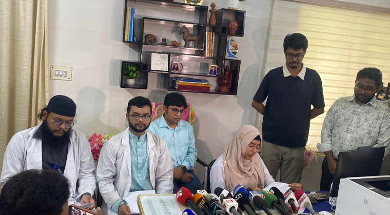 রামেক হাসপাতালের ইন্টার্ন চিকিৎসকদের কর্মবিরতি প্রত্যাহার