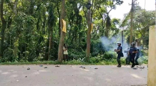 কুবিতে পুলিশের সঙ্গে শিক্ষার্থীদের ধাওয়া-পাল্টা ধাওয়া, আহত ২০