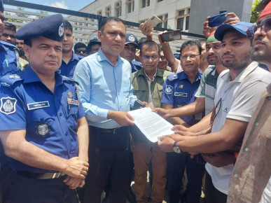 পাবনায় শিক্ষার্থীদের গণ পদযাত্রা, রাষ্ট্রপতি বরাবর স্মারকলিপি