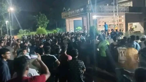 মধ্যরাতে কোটা সংস্কার আন্দোলনকারীদের উপর জাবি ছাত্রলীগের হামলা