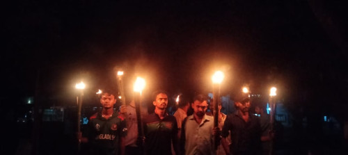 রাবিতে কোটা আন্দোলনকারীদের ওপর হামলার প্রতিবাদে মশাল মিছিল