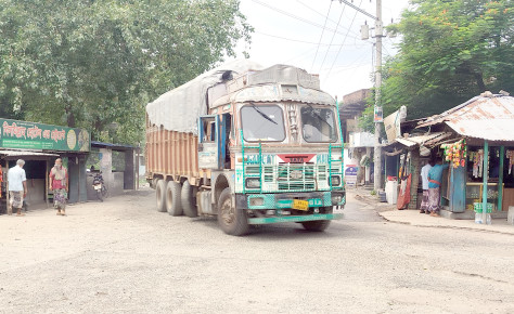 সোনামসজিদ বন্দর দিয়ে এলো ৯ হাজার মেট্রিক টন পেঁয়াজ