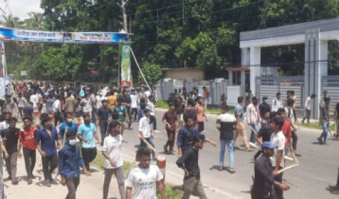 রাজশাহীতে শিক্ষার্থীদের সঙ্গে ছাত্রলীগ ও যুবলীগের সংঘর্ষ ॥ আহত ১০