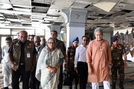 ক্ষতিগ্রস্ত বিটিভি ভবন পরিদর্শন করলেন প্রধানমন্ত্রী