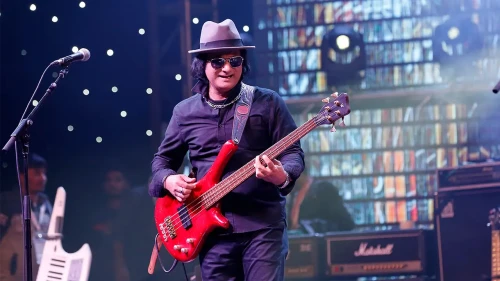 বাবার কবরে শায়িত হলেন শাফিন