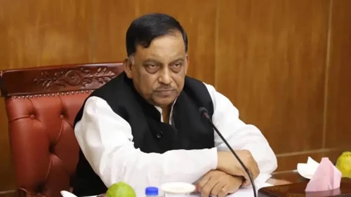 আইনশৃঙ্খলা বাহিনীর সঙ্গে জরুরি বৈঠকে বসছেন স্বরাষ্ট্রমন্ত্রী