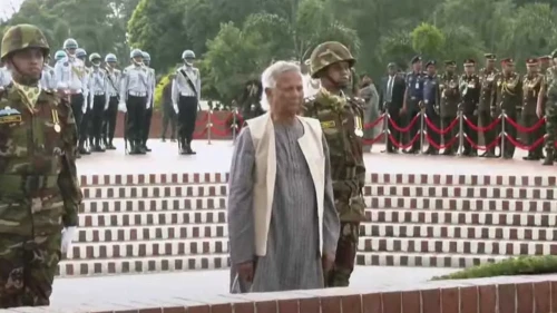 জাতীয় স্মৃতিসৌধে শহীদদের প্রতি ড. ইউনূসের শ্রদ্ধা
