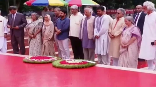 কেন্দ্রীয় শহীদ মিনারে অন্তর্বর্তীকালীন সরকারের উপদেষ্টাদের শ্রদ্ধা