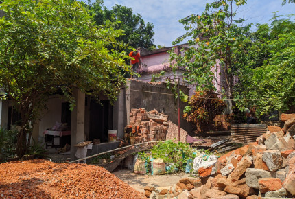 ভেঙে গুঁড়িয়ে দেওয়া হয়েছে ঋত্বিক ঘটকের রাজশাহীর পৈতৃক বাড়ি