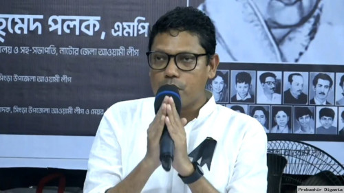 প্রশ্ন করলে কাঁদছেন পলক