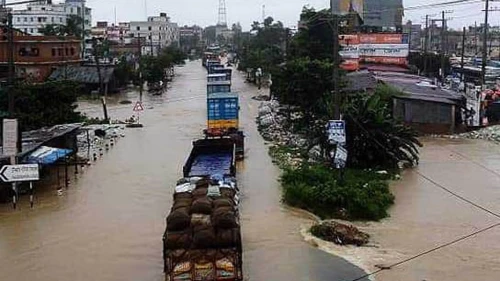 পানির নিচে ঢাকা-চট্টগ্রাম মহাসড়ক, দীর্ঘ যানজট