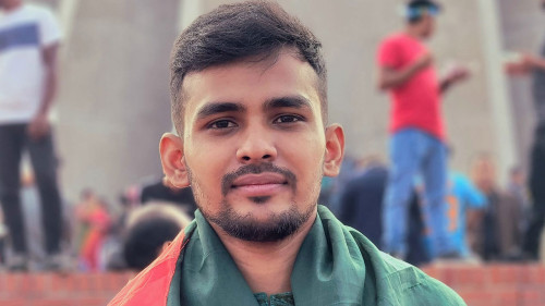 প্রথম বেতন বন্যার্তদের দেওয়ার ঘোষণা উপদেষ্টা আসিফ মাহমুদের