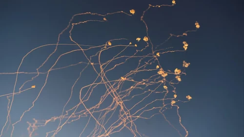 ইসরায়েলে তিন শতাধিক রকেট হামলা