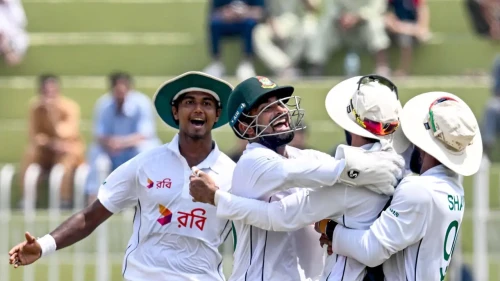 শেষ দিনে জয়ের সুবাতাস পাচ্ছে বাংলাদেশ