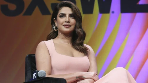 দিনে ১২ ঘণ্টা কাজ করেন প্রিয়াঙ্কা