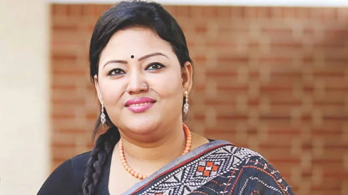 অজ্ঞাত স্থান থেকে গান শোনালেন মমতাজ