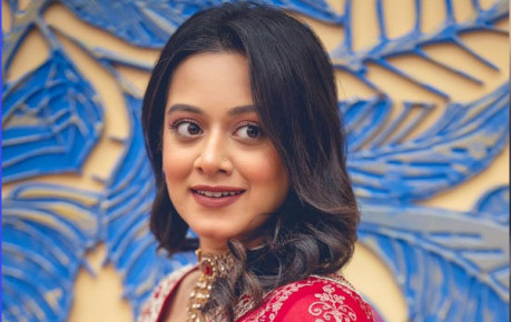 বিয়ের পিড়িতে দীঘি