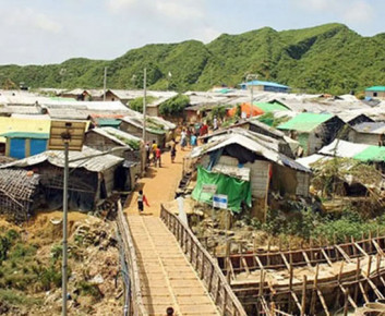 রোহিঙ্গা ক্যাম্পে একই পরিবারের ৩ জনকে গুলি করে হত্যা