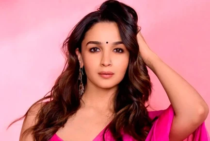 মুখে অস্ত্রোপচার ইস্যুতে এবার ক্ষোভ ঝাড়লেন আলিয়া