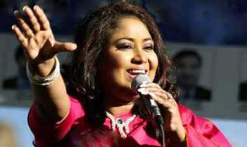 আট বছর পর দেশে ফিরছেন কণ্ঠশিল্পী বেবী নাজনীন