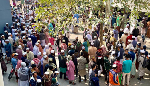 মাওলানা সাদকে ইজতেমায় আসতে দেওয়ার দাবিতে রাজশাহীতে  অনুসারিদের স্মারকলিপি