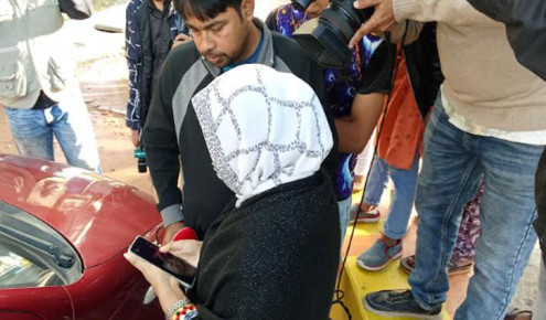 বিয়ের অনুষ্ঠানে হঠাৎ হাজির বরের ‘প্রেমিকা’!