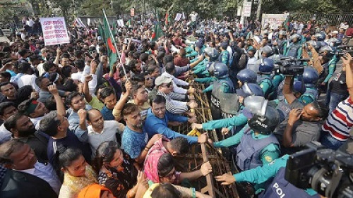 বিএনপির পদযাত্রা আটকে দিল পুলিশ