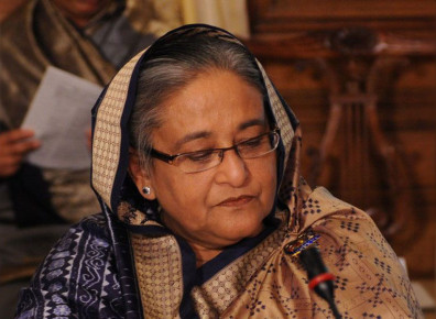 শেখ হাসিনা ও তার পরিবারের আর্থিক লেনদেনের নথি তলব