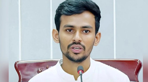 হেলিকপ্টার ভ্রমণ নিয়ে সমালোচনা, ব্যাখ্যা দিলেন উপদেষ্টা আসিফ