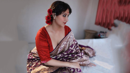 শুধু শীতের সময় প্রেমিক চান স্বস্তিকা