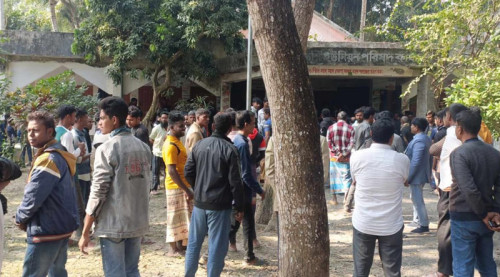 বাগমারায় ইউপি প্রশাসককে অবরুদ্ধ, বিএনপি নেতা গ্রেপ্তার