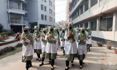 অধ্যক্ষের অপসারণ দাবিতে রাজশাহী নার্সিং কলেজে তালা