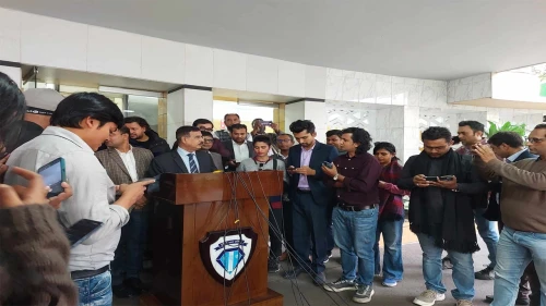 ‘দিনের ভোট রাতে করা ডিসিদের বিরুদ্ধে অনুসন্ধান শুরু’