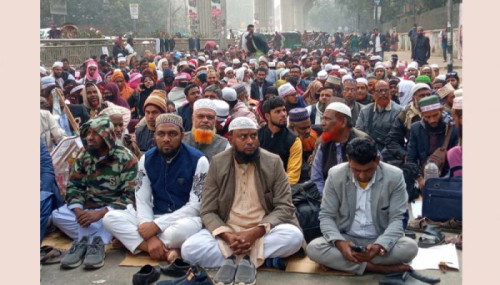 দাবি আদায়ে অনড় ইবতেদায়ি শিক্ষকরা