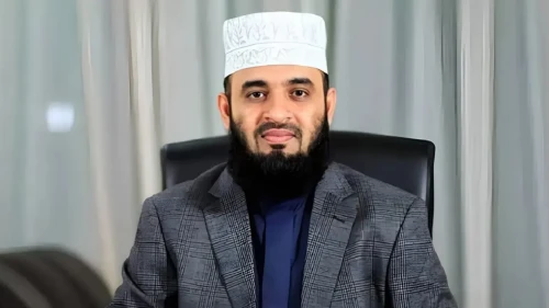 ঢাবি-সাত কলেজ সংঘর্ষ ইস্যুতে আজহারীর স্ট্যাটাস