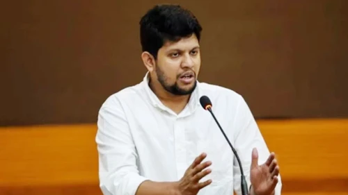 মুক্তিযুদ্ধ, বাংলাদেশ ও আন্দোলন নিয়ে উপদেষ্টা মাহফুজের স্ট্যাটাস