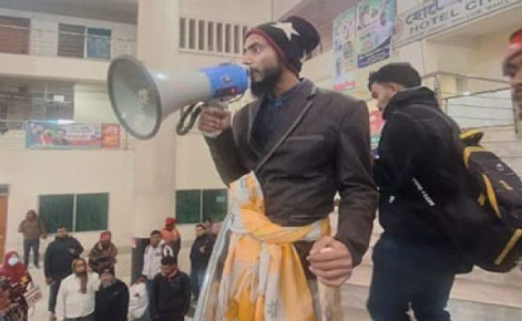 রাজশাহী স্টেশনে ভাঙচুরের ঘটনায় মামলা, যুবক গ্রেপ্তার