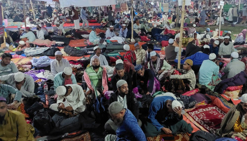 ইজতেমায় যোগ দিলেন ৭২ দেশের মুসল্লী