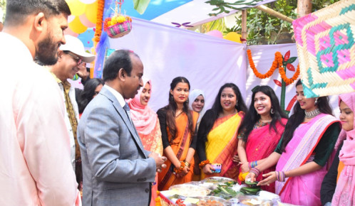 রাজশাহী টিচার্স ট্রেনিং কলেজে বসন্তবরণ ও পিঠা উৎসব